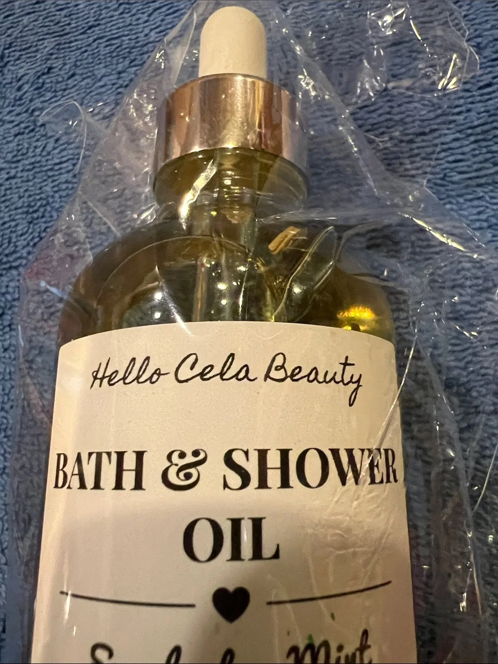 Hello Cela Beauty Eucalyptus Mint Bath & Shower Oil